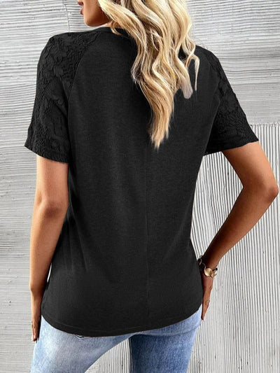 Damen T-Shirt mit Spitzenärmel und Knopfdetail Fudus