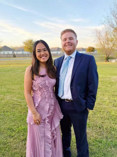 Damen Plissee-Kleid mit asymmetrischem Schnitt und Rüschen Fudus