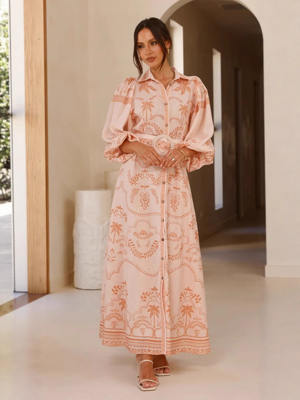 Damen Maxikleid mit romantischem Schnitt und detailverliebt floralem Stickmuster Fudus