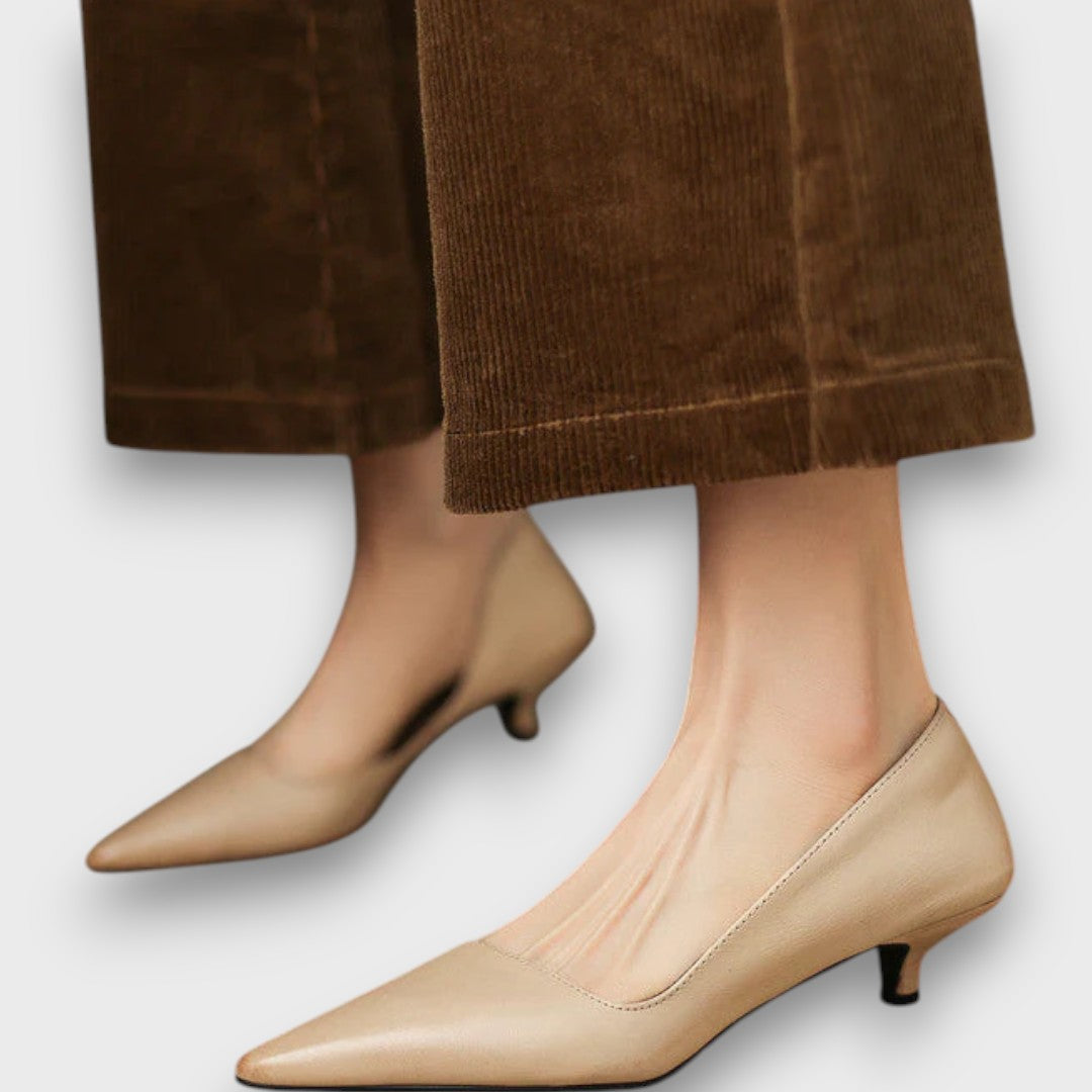 Veyra – Lederschuhe mit Kitten-Heel