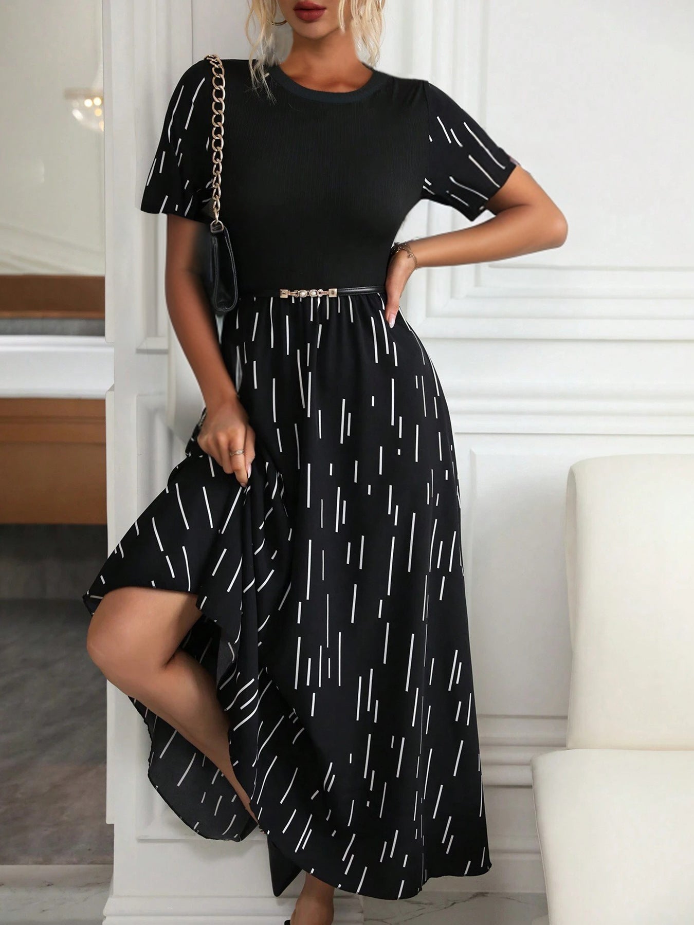 Damen Langarm-Kleid mit Streifenmuster und Taillenakzent Fudus