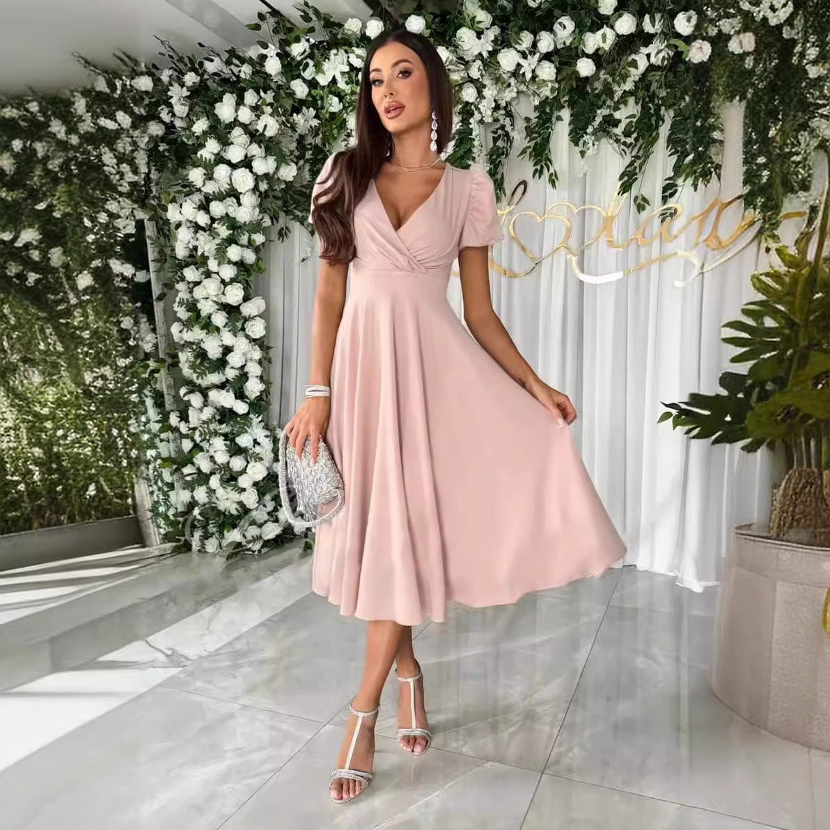 Damen elegantes Wickelkleid mit kurzen Puffärmeln und skulpturalem V-Ausschnitt Fudus