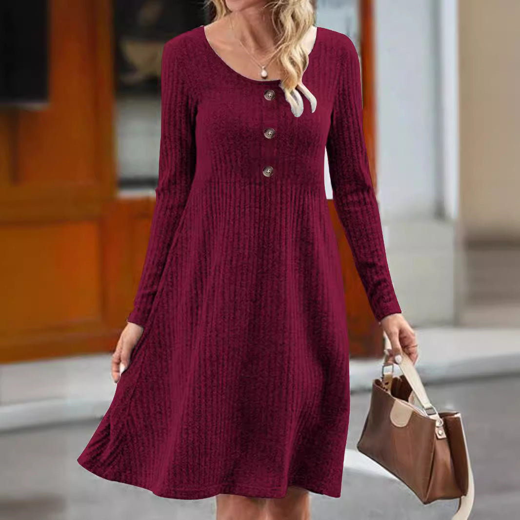 Damen Strickkleid mit knopfverziertem Rundhalsausschnitt und ausgestelltem Saum Fudus