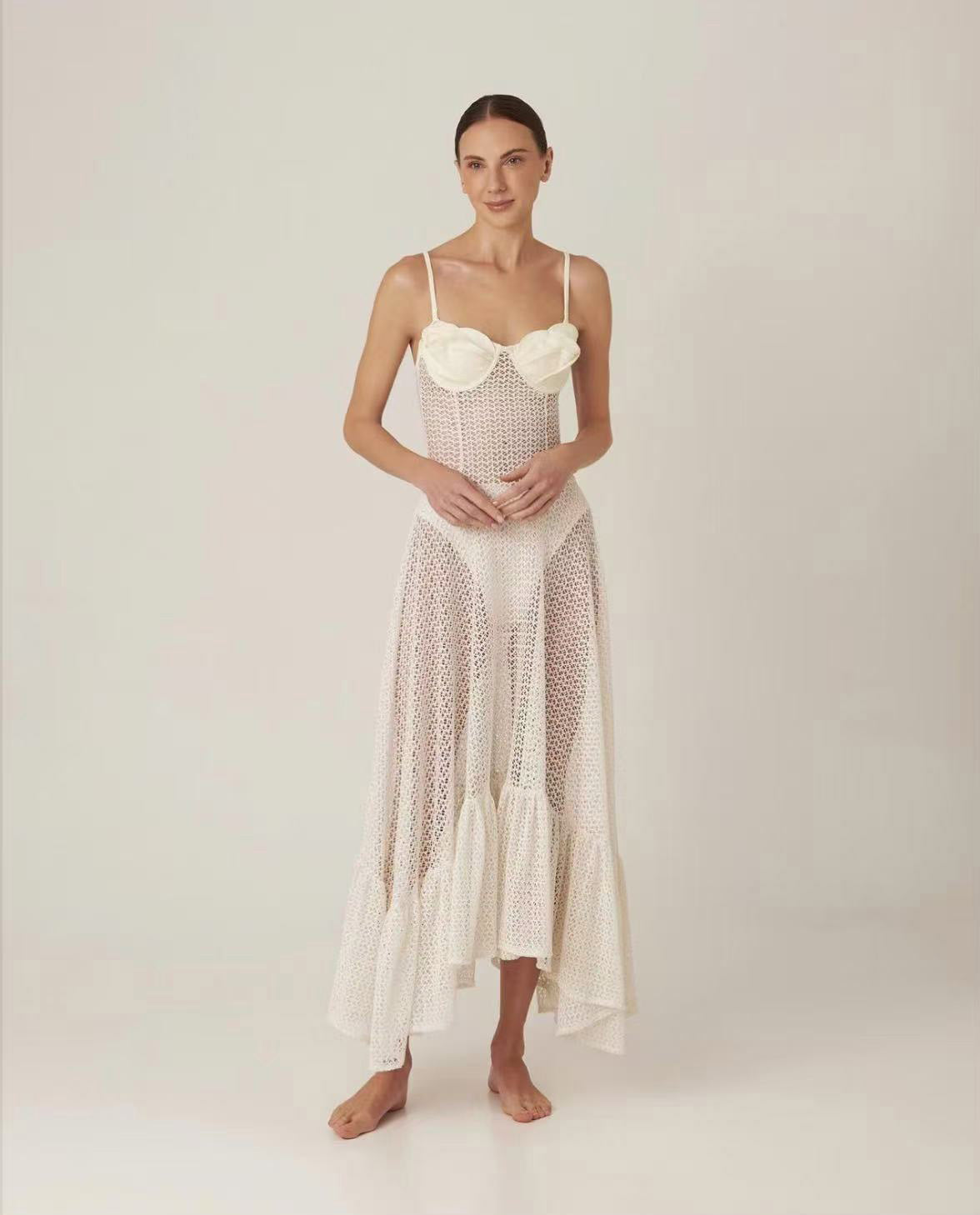 Damen Maximales Netzkleid mit voluminösem Saum und raffinierten Details Fudus