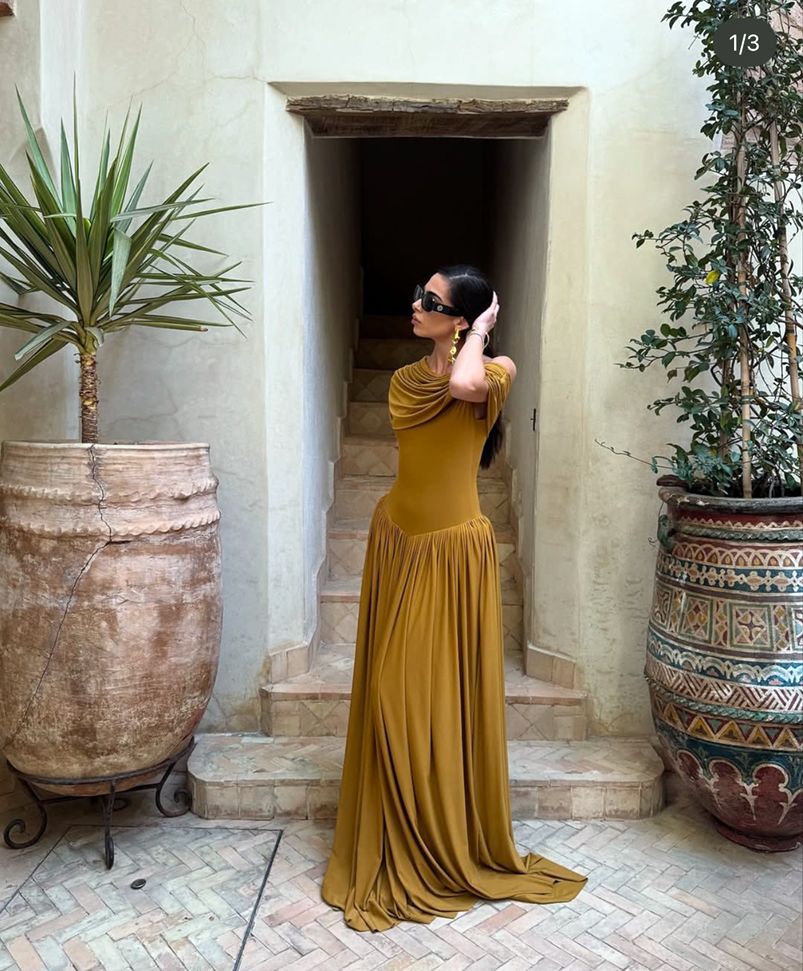 Damen Maxikleid mit eleganten Drapierungen Fudus