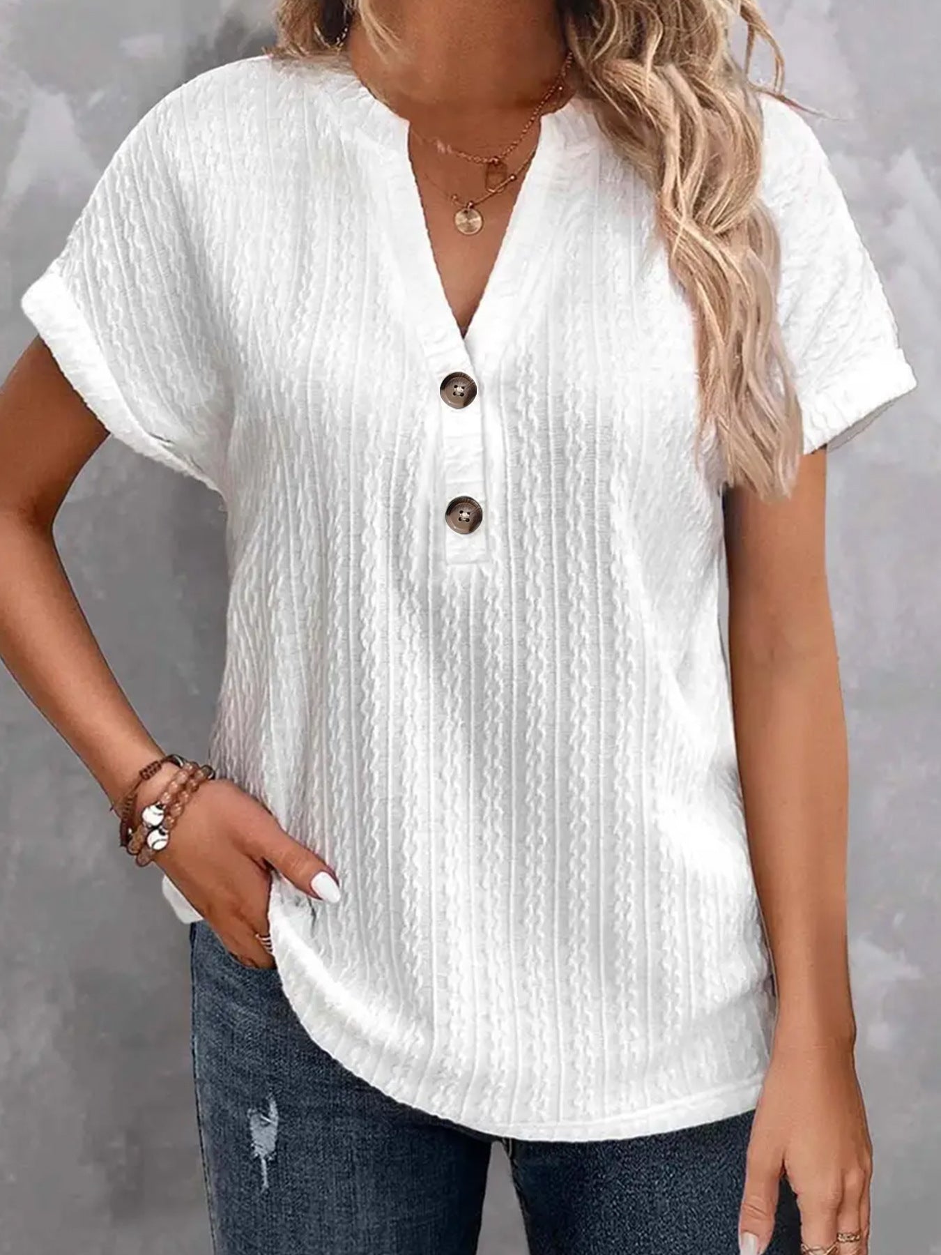 Damen Kurzarmshirt mit strukturiertem Design und Knopfdetails Fudus