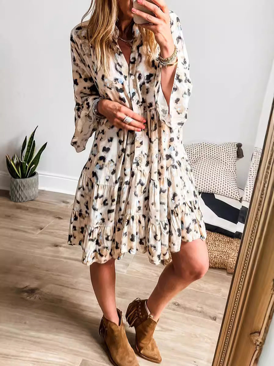 Damen Kurzes Sommerkleid mit knopfbarem Ausschnitt und trendigem Volant Fudus