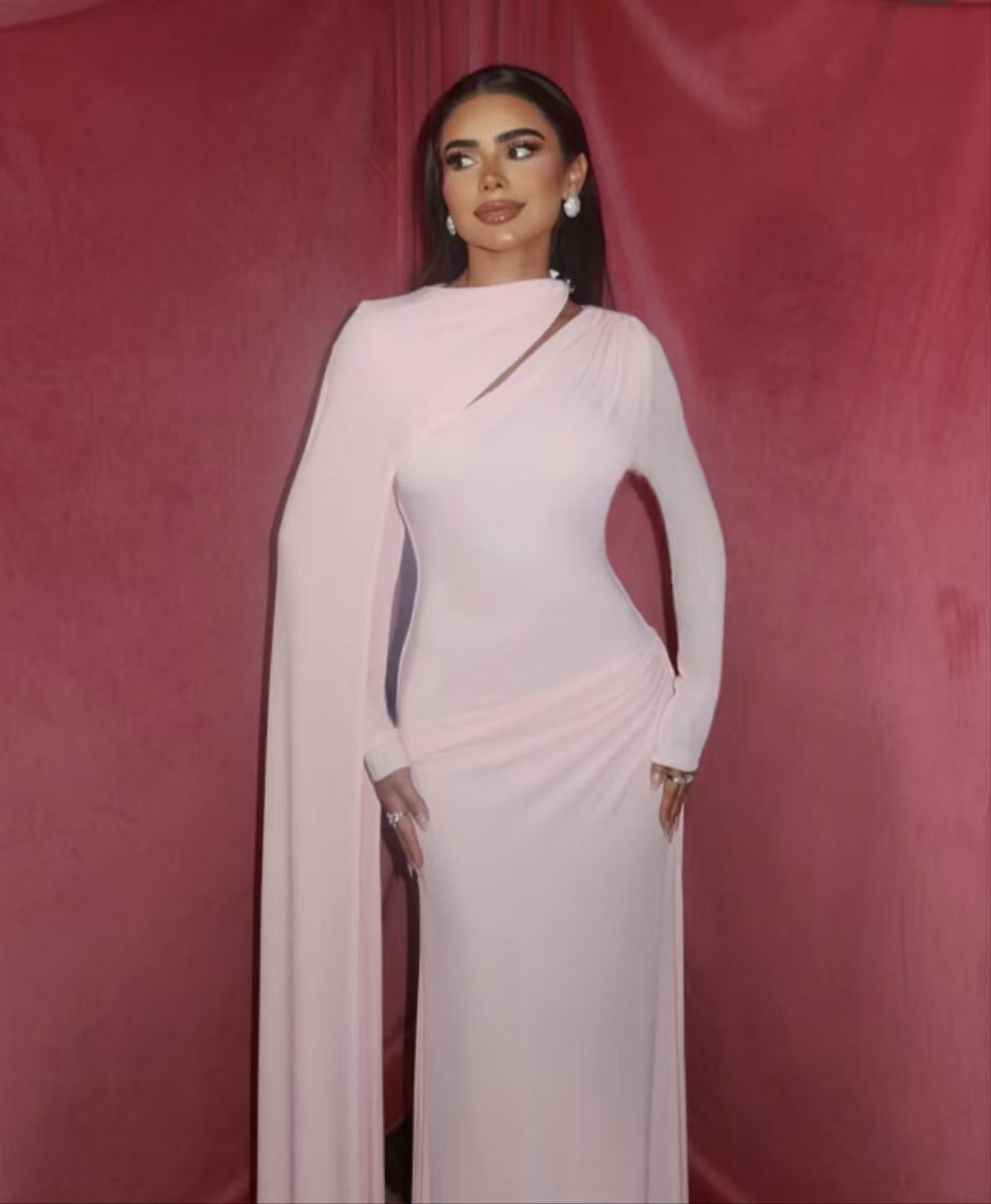 Damen Sleek Kleid mit asymmetrischem Ausschnitt und langen Ärmeln Fudus