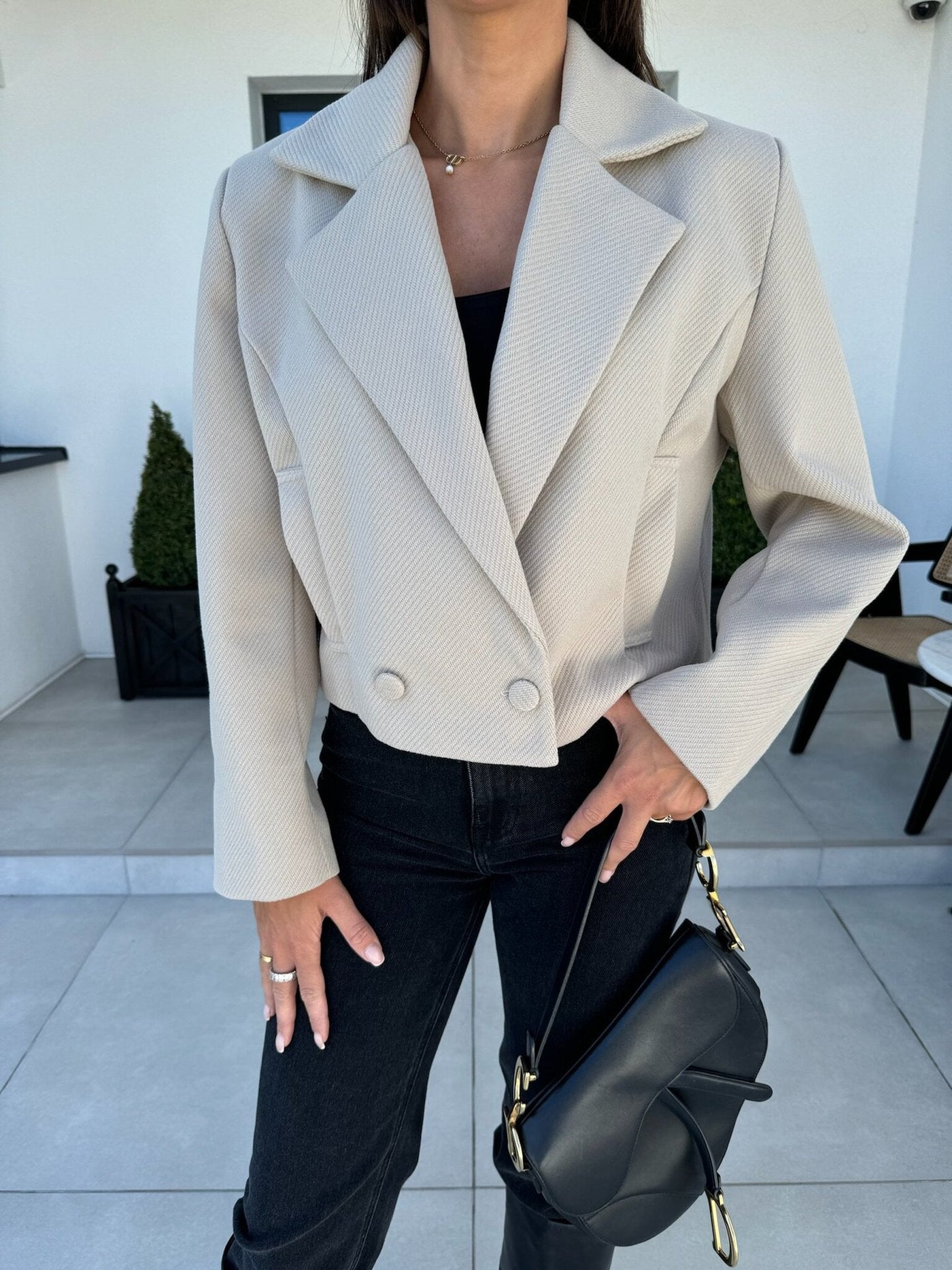 Damen eleganter Cropped Blazer im strukturierten Design mit doppelter Knopfleiste Fudus