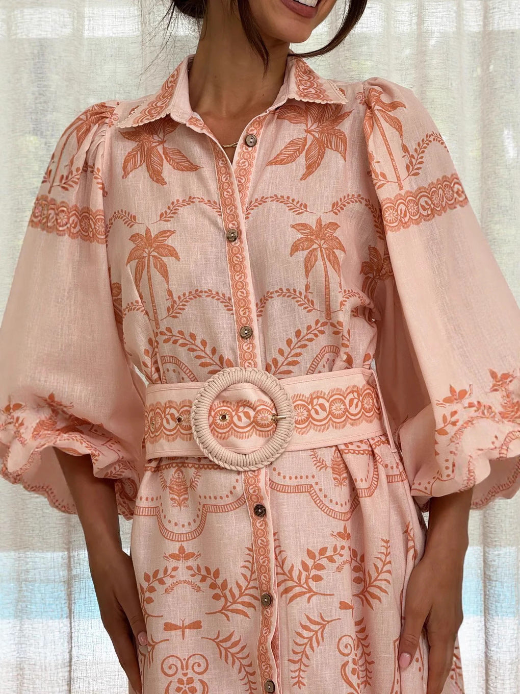 Damen Maxikleid mit romantischem Schnitt und detailverliebt floralem Stickmuster Fudus