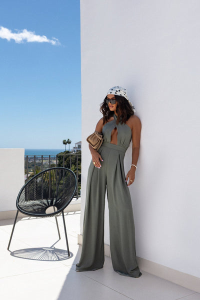 Damen Eleganter Jumpsuit mit tiefem V-Ausschnitt und seitlichen Taschen Fudus