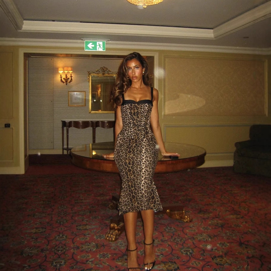 Damen Etuikleid mit attraktivem Leoprint und figurbetontem Schnitt Fudus