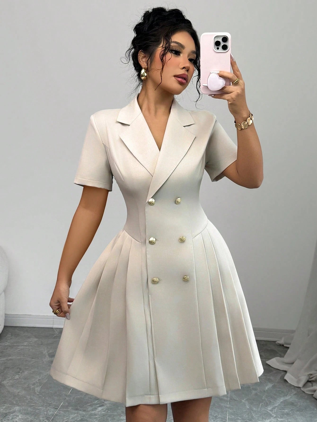 Damen klassisches Knopfkleid mit tailliertem Schnitt und Faltenrock Fudus