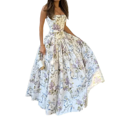 Damen Ballkleid mit elegantem strapless Design und floralen Akzenten Fudus