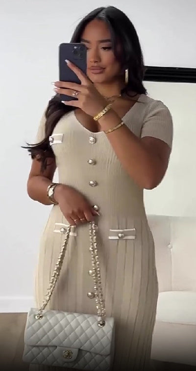 Damen Rippstrick Maxikleid mit Knopfdetails und V-Ausschnitt Fudus