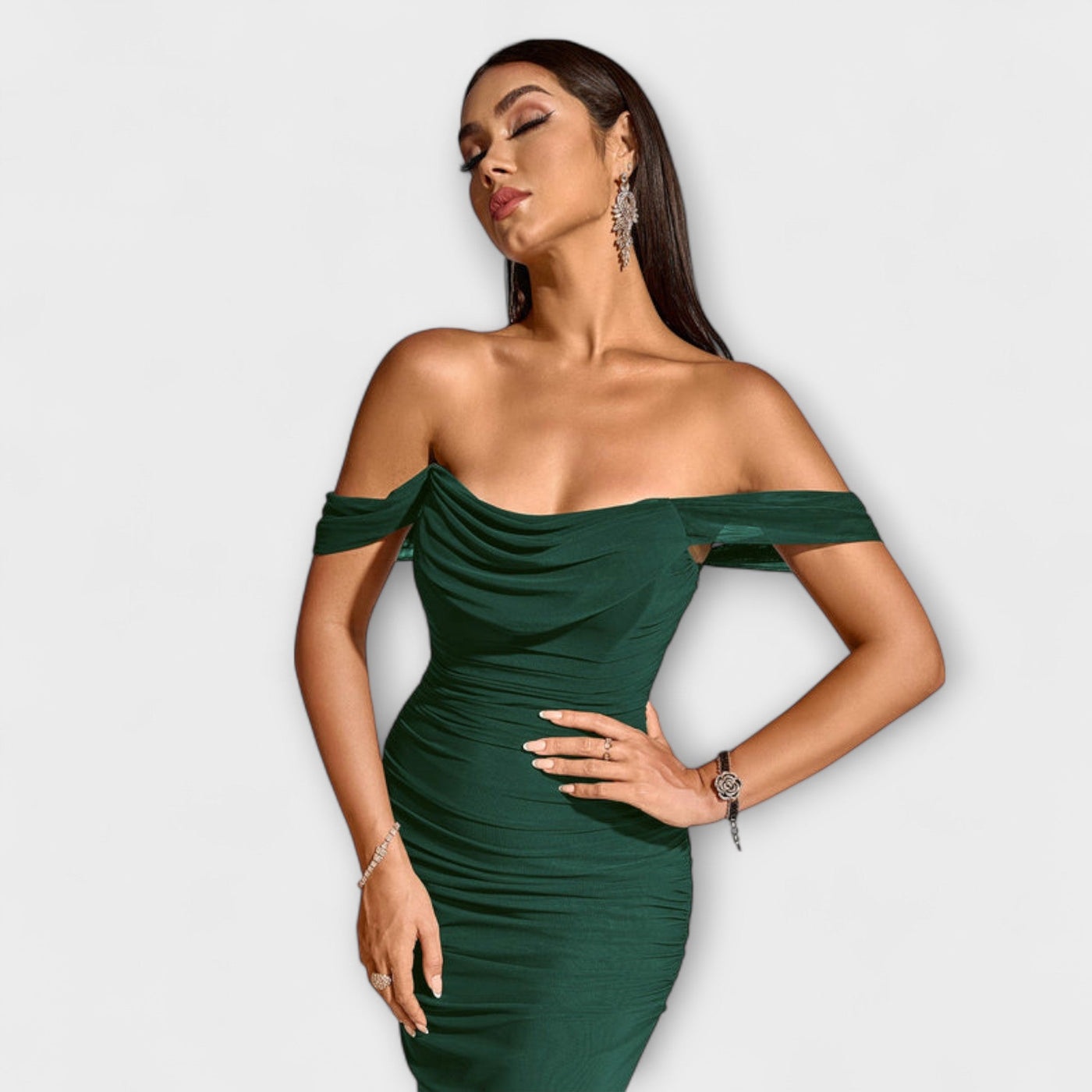 Ione - Off-Shoulder Raffung Bodycon Kleid