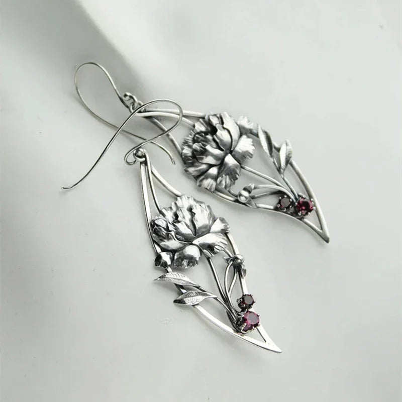 Boho Blumenohrringe mit rotem Zirkonia in Sterling Silber
