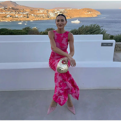 Amira Elegantes Floralabendkleid mit Fließendem Schnitt und Klassischem Dekolleté