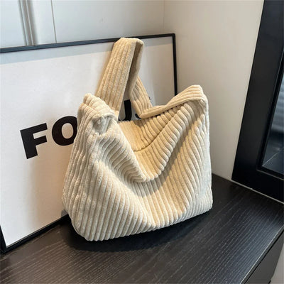 CLARA |  Umhängetasche aus Kord