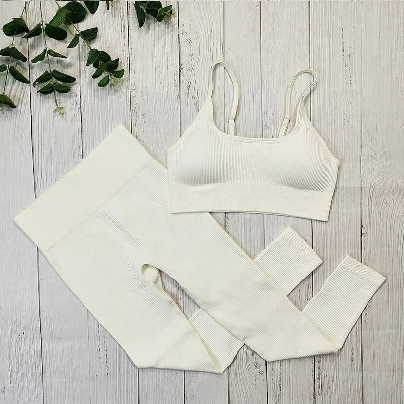Fitness Set Für Frauen: Atmungsaktives Top, Sport-BH & Leggings für Yoga & Gym