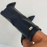 Schwarz – Leder