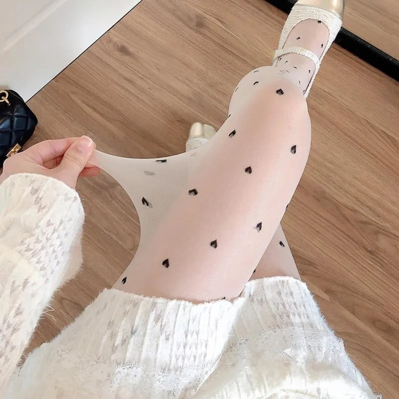 Stylische Damen-Strumpfhose im Herz- und Punkt-Stil