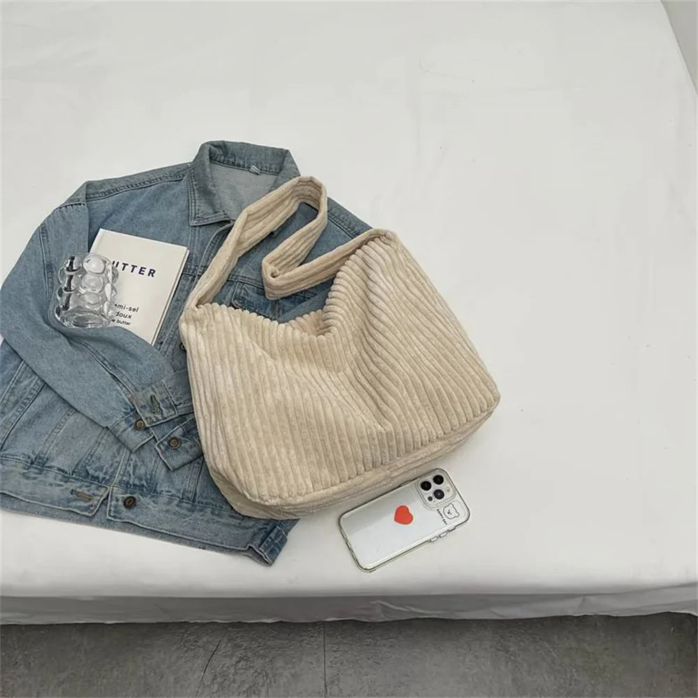 CLARA |  Umhängetasche aus Kord