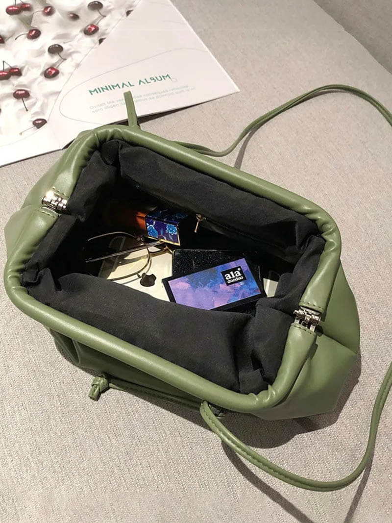 Damen Crossbody Tasche aus veganem Leder – Elegante Dumpling Bag