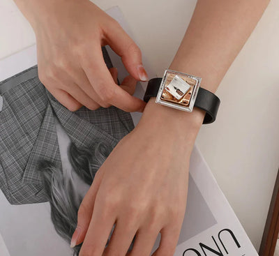 Elegantes Damen Magnetarmband aus Leder mit geometrischem Design