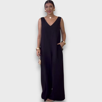 Aubrine – Fließender Jumpsuit mit V-Ausschnitt