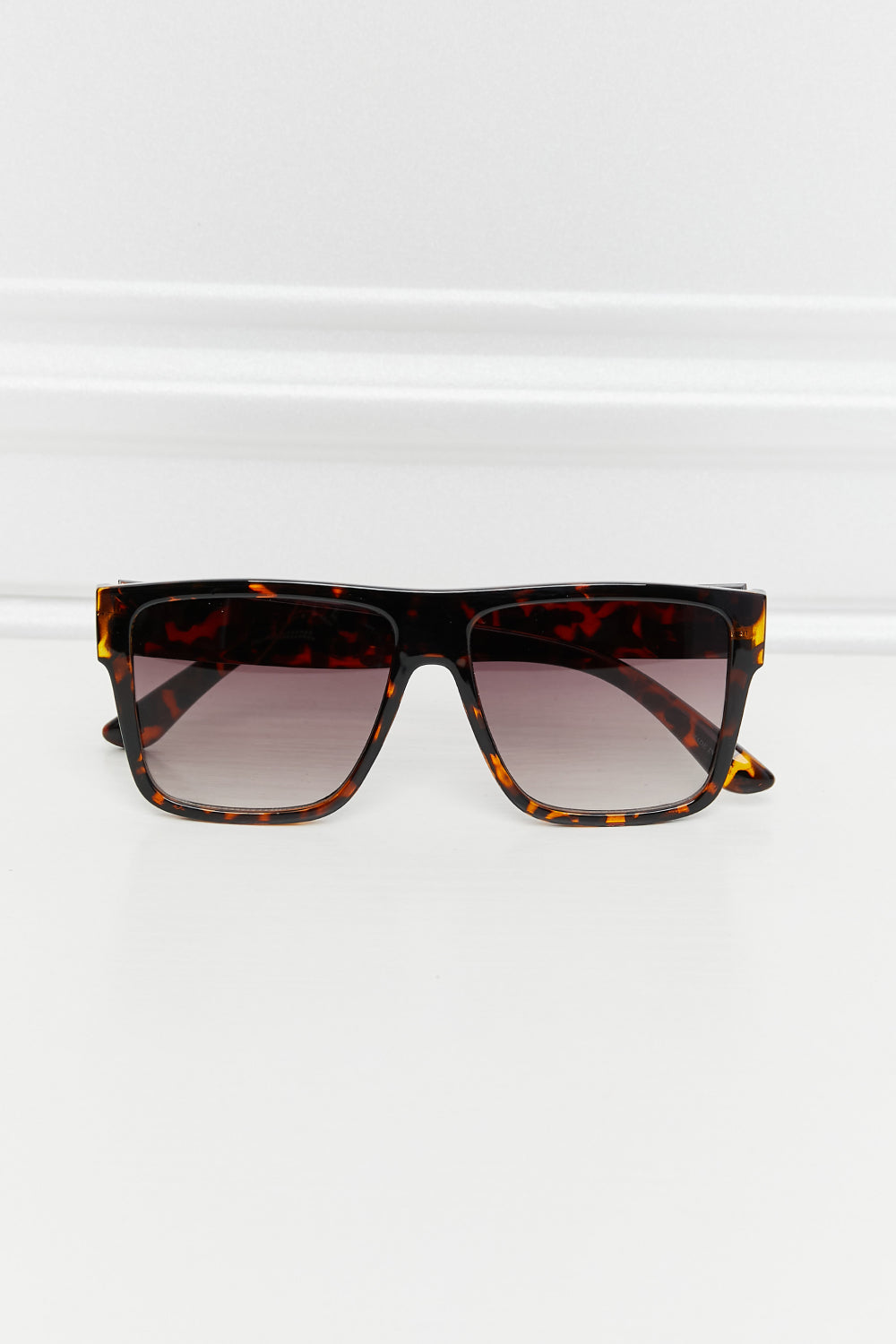 Schildpatt-Vollrand-Sonnenbrille mit eckigem Design