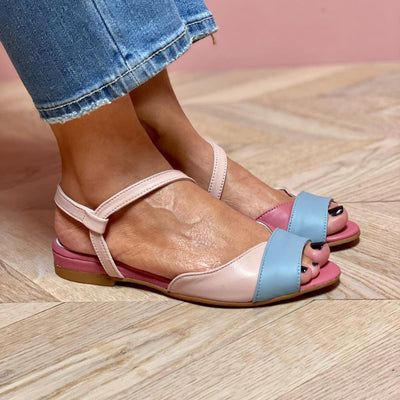 Ellela  | Asymmetrische rosa Sandalen mit Farbblöcken