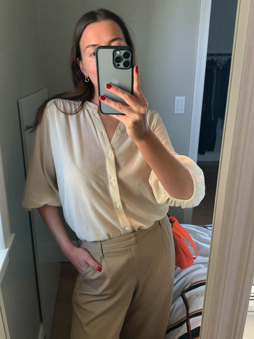 Leinenbluse zu heller Hose