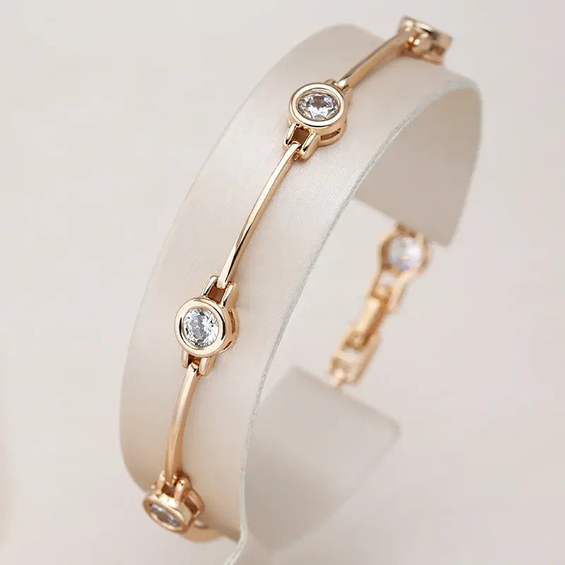Elegantes Armband mit Zirkonias in Gold