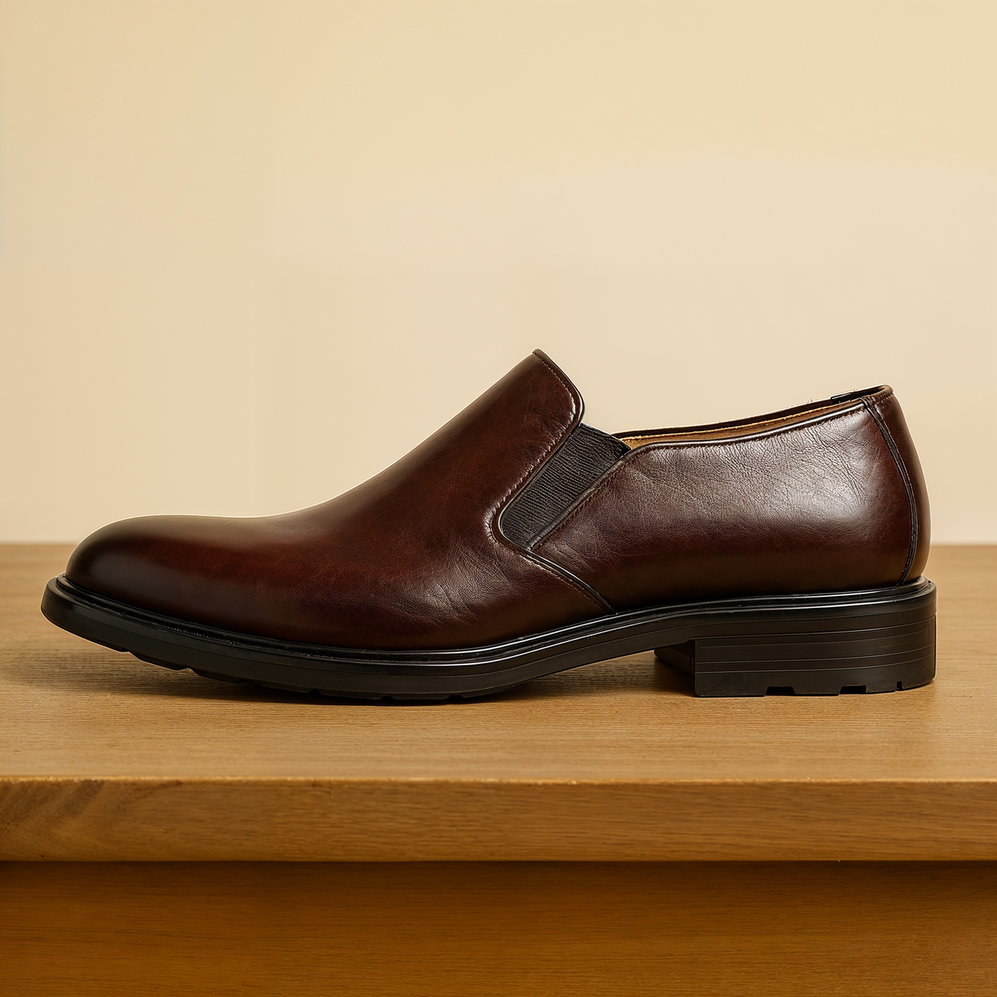 Bellmoor™ Klassischer Chelsea Loafer aus PU-Leder mit Mahagoni-Finish und Rutschfester Sohle