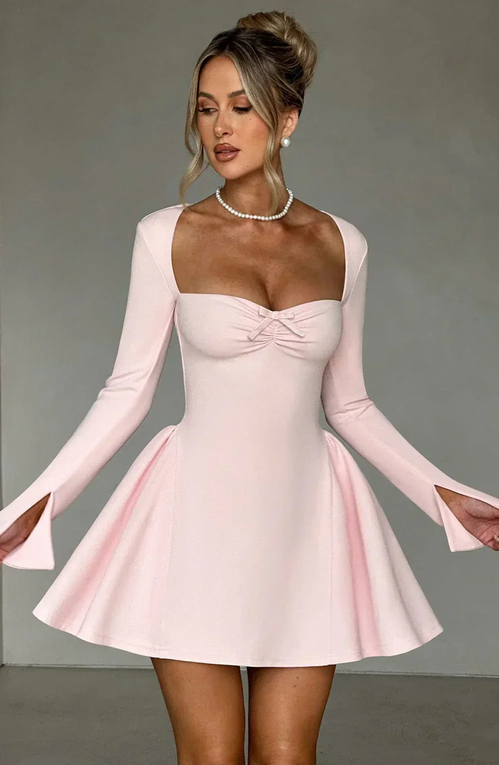 Salomé A-Linien Mini-Kleid mit Falten und Vollarm – Elegante Vielseitigkeit für Jede Gelegenheit