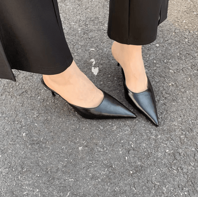 Anastasia Pantoletten mit Absatz und Spitzfuß