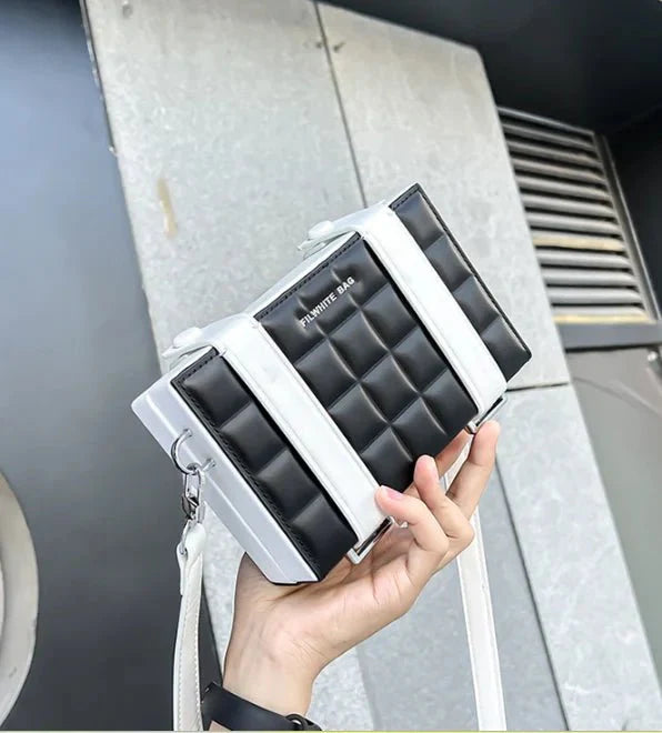 Blake Box-förmige Umhängetasche