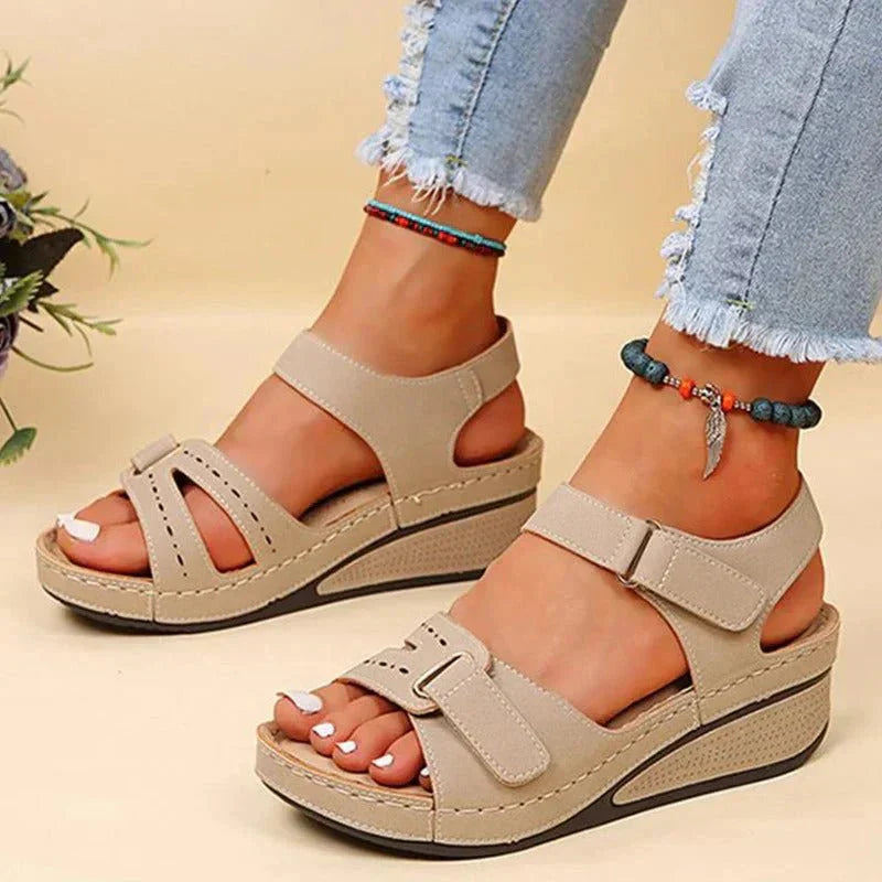 Bequeme Damen-Plattform-Sandalen mit verstellbaren Riemen | Offene Zehe