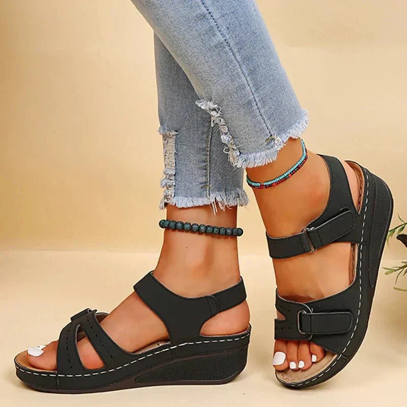 Bequeme Damen-Plattform-Sandalen mit verstellbaren Riemen | Offene Zehe