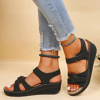 Bequeme Damen-Plattform-Sandalen mit verstellbaren Riemen | Offene Zehe