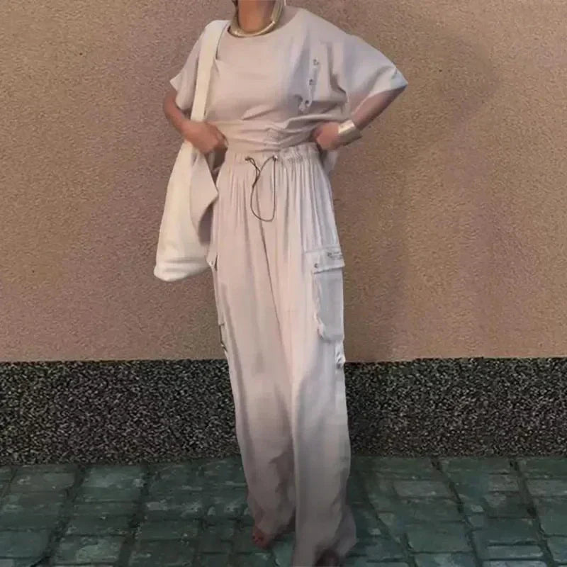 Rivka | Zweiteiliger Damenanzug mit Rundhals-T-Shirt und Hose