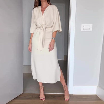 Connie | Elegantes Damenkleid mit Taillenschnürung und seitlichem Schlitz und V-Ausschnitt