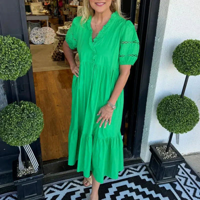 Scotty | Elegantes Damenkleid mit Rüschenärmeln und V-Ausschnitt