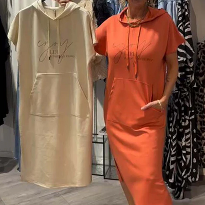 Adonisa | Damenkleid mit kurzen Ärmeln und Kapuze