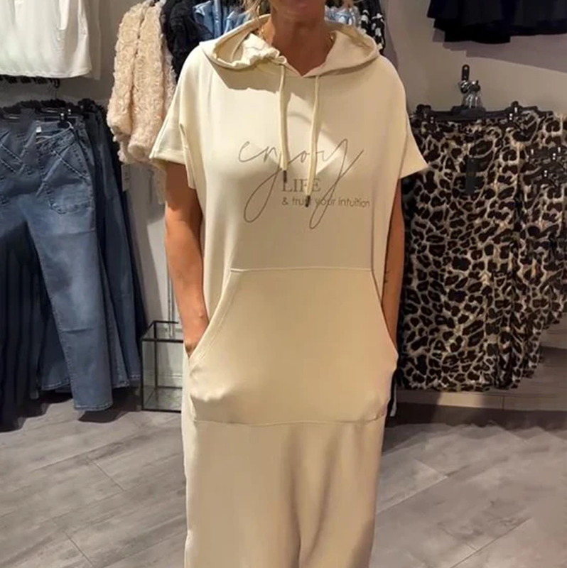 Adonisa | Damenkleid mit kurzen Ärmeln und Kapuze