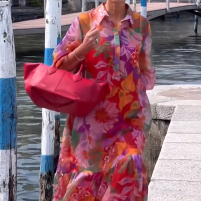 Grace | Rotes Chiffonkleid mit Blumenmuster