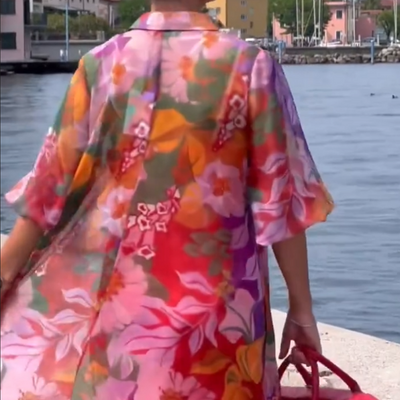 Grace | Rotes Chiffonkleid mit Blumenmuster