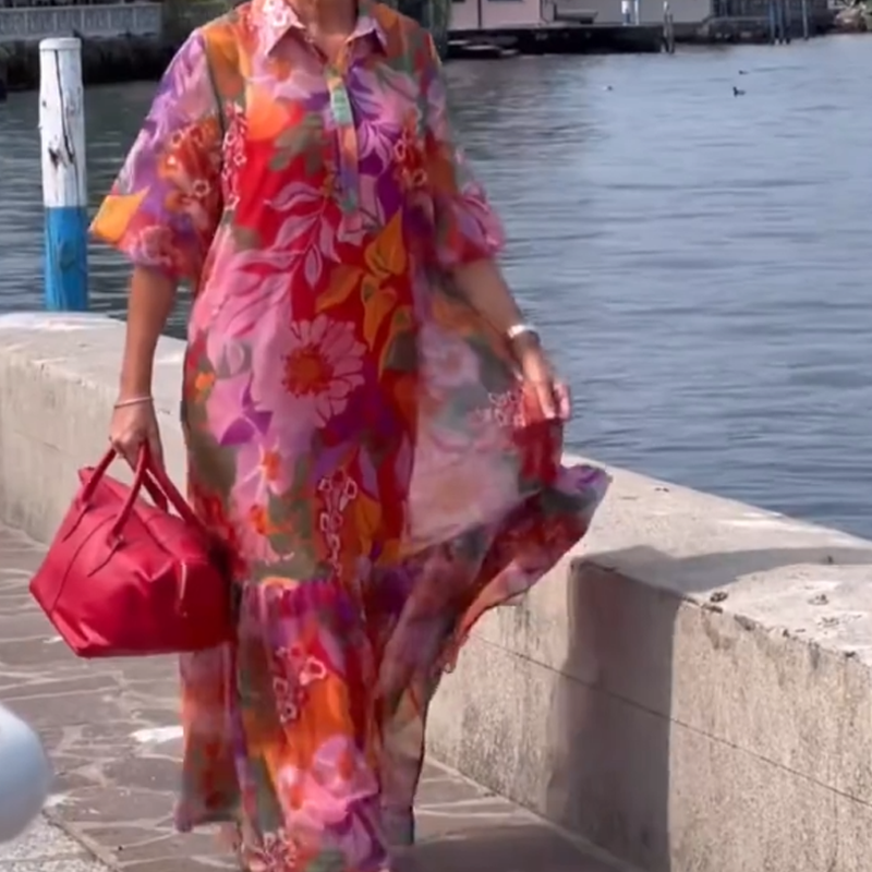 Grace | Rotes Chiffonkleid mit Blumenmuster