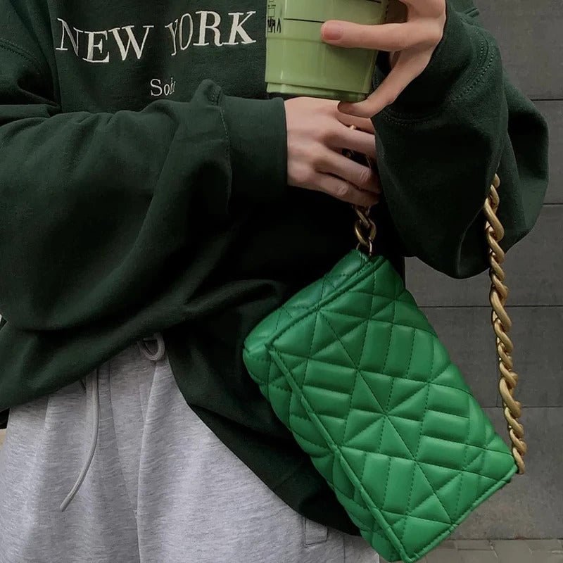 Damen Umhängetasche Vegan Leder – Mit Goldkette & Elegantem Design